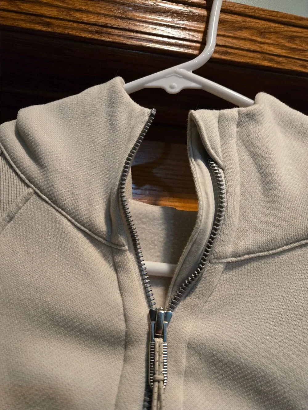 Lululemon athletica, Scuba, Light Cream Zip Hoodie
